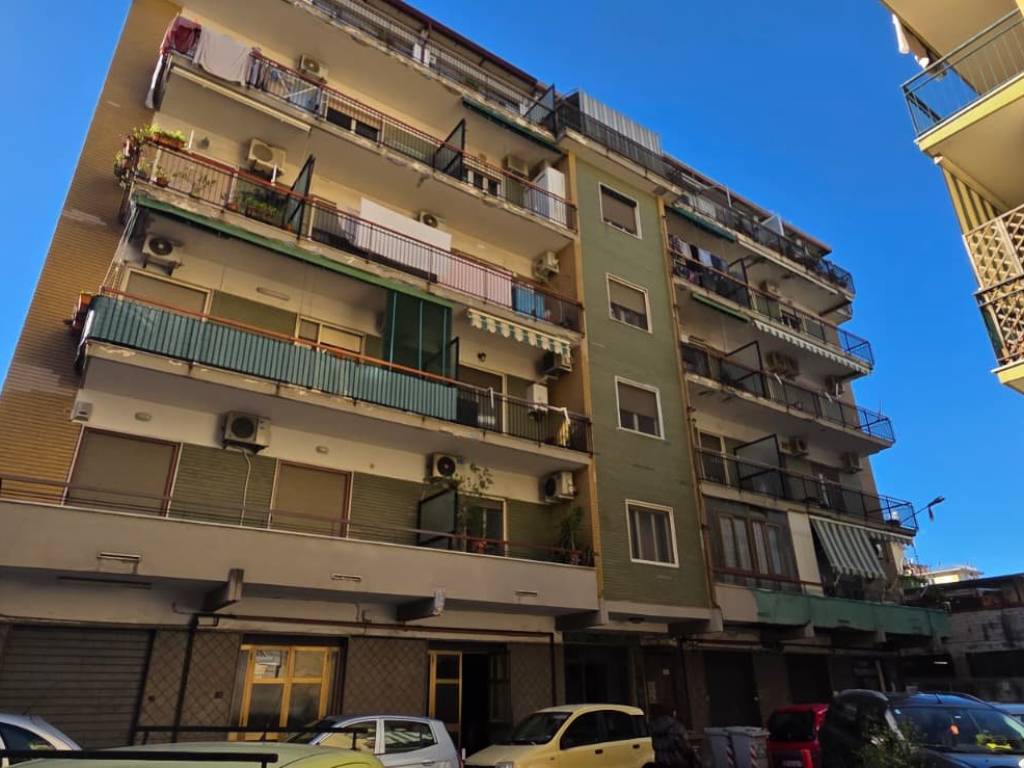 appartamento in vendita a Napoli in zona Bagnoli