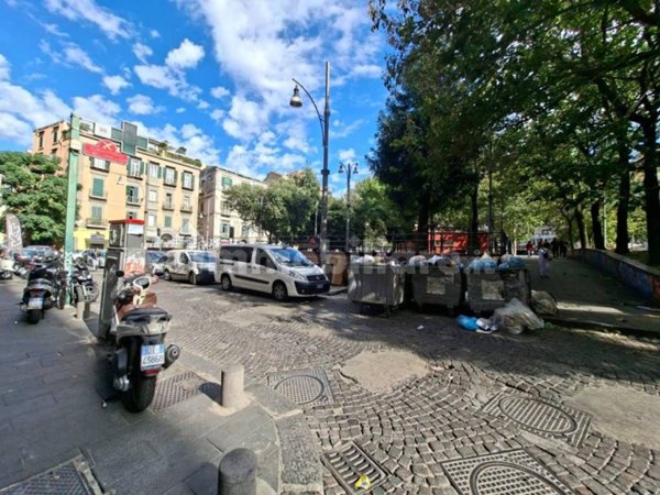 appartamento in vendita a Napoli in zona Stella