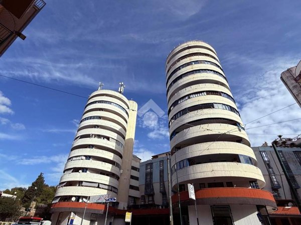 appartamento in vendita a Napoli in zona San Carlo all'Arena