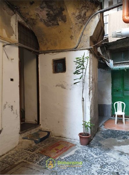 appartamento in vendita a Napoli in zona Mercato
