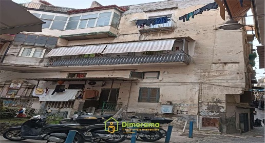 appartamento in vendita a Napoli in zona Pendino / San Giuseppe