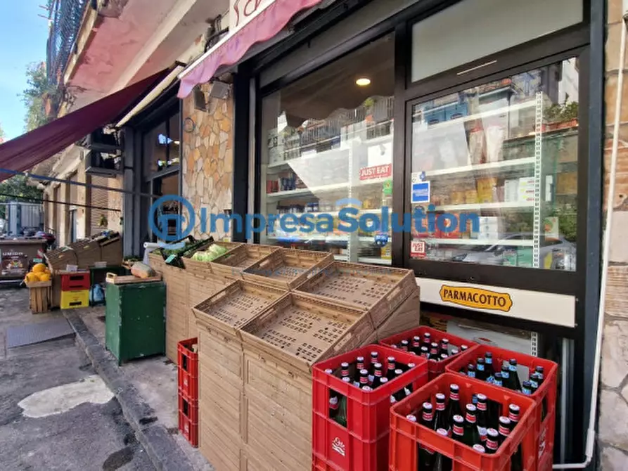 negozio in vendita a Napoli in zona Arenella