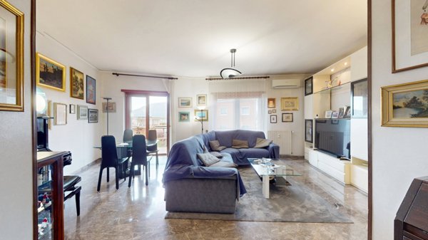 appartamento in vendita a Napoli in zona Vomero