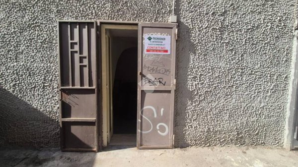 ufficio in vendita a Napoli in zona Arenella