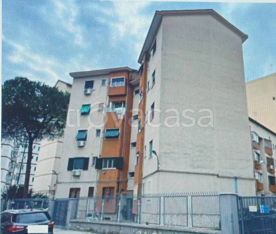 appartamento in vendita a Napoli in zona Fuorigrotta