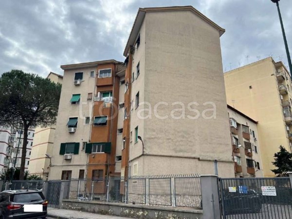 appartamento in vendita a Napoli in zona Fuorigrotta