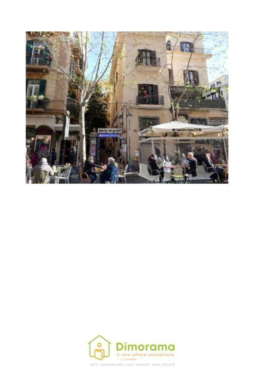negozio in vendita a Napoli in zona Vomero