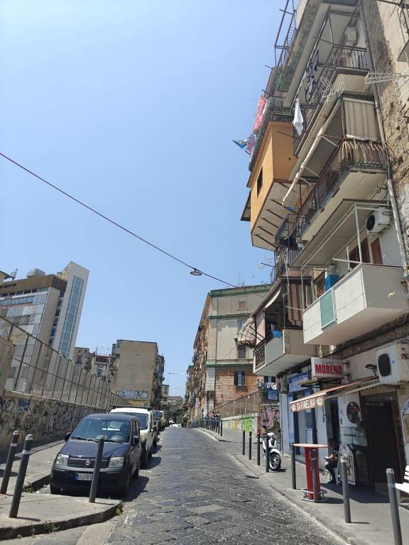 appartamento in vendita a Napoli in zona Pendino / San Giuseppe