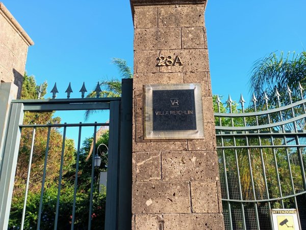 appartamento in vendita a Napoli in zona Stella