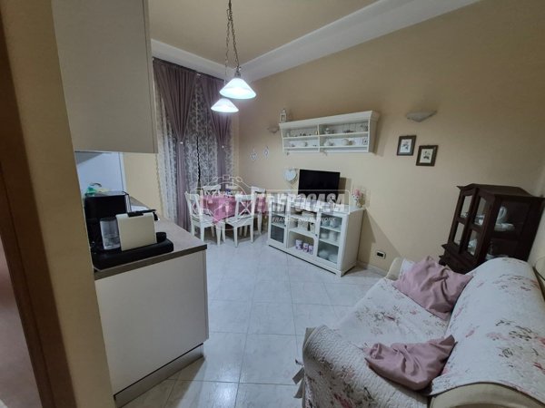 appartamento in vendita a Napoli in zona Fuorigrotta