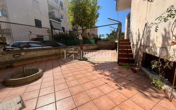 appartamento in vendita a Napoli in zona Fuorigrotta