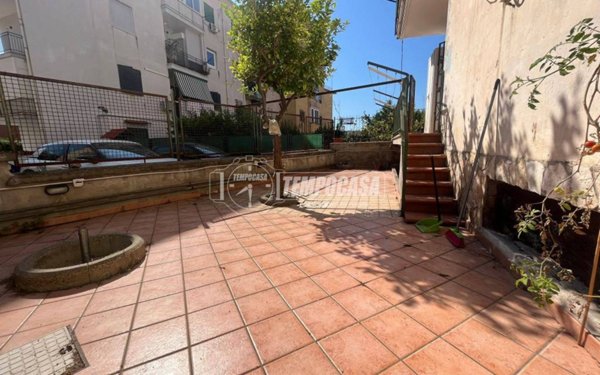 appartamento in vendita a Napoli in zona Fuorigrotta