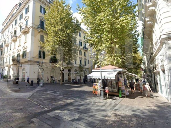 negozio in vendita a Napoli in zona Vomero