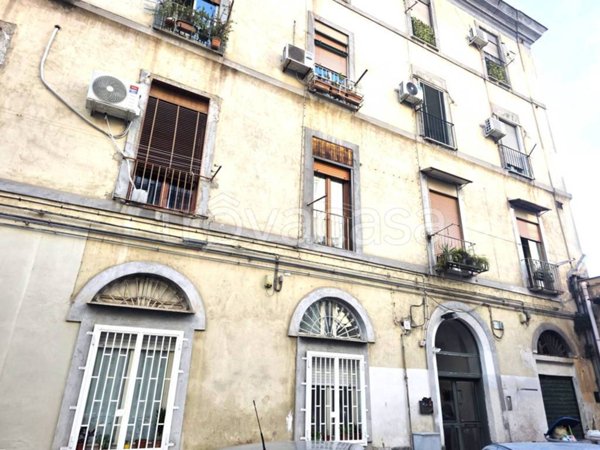 appartamento in vendita a Napoli in zona San Carlo all'Arena
