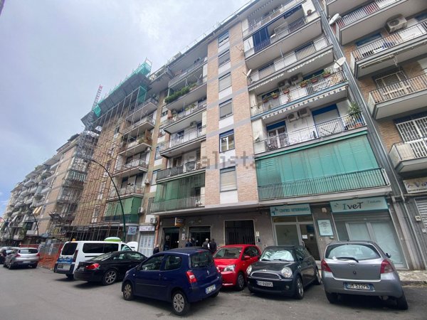 appartamento in vendita a Napoli in zona Fuorigrotta