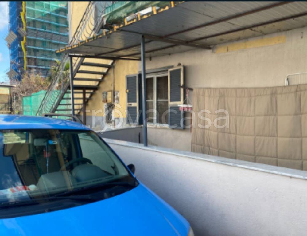 appartamento in vendita a Napoli in zona Barra