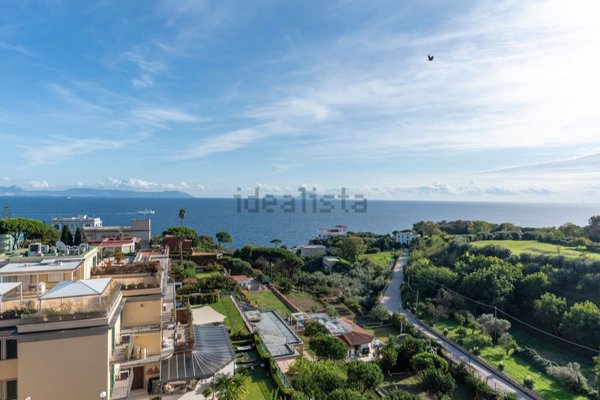 casa indipendente in vendita a Napoli in zona Posillipo