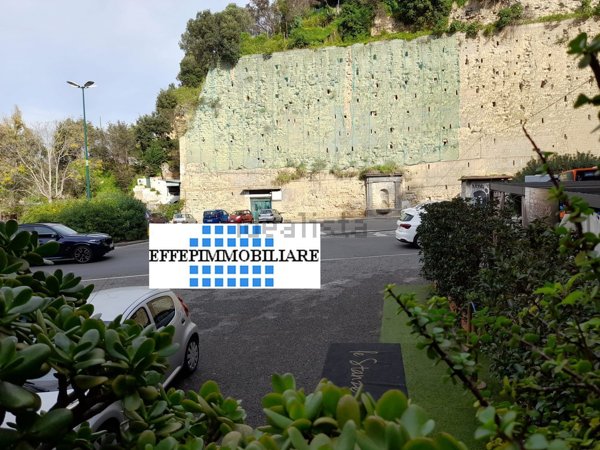 casa indipendente in vendita a Napoli in zona Posillipo