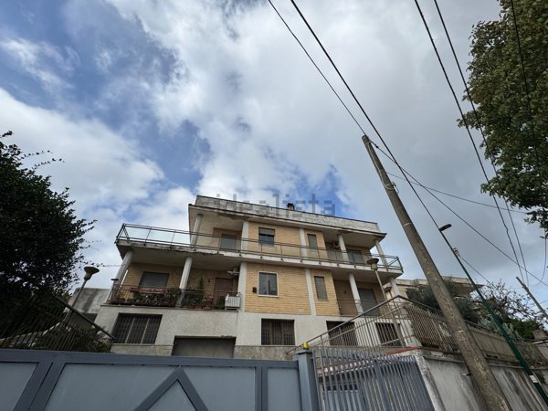 casa indipendente in vendita a Napoli in zona Camaldoli