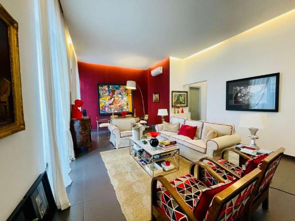 appartamento in vendita a Napoli in zona Chiaia
