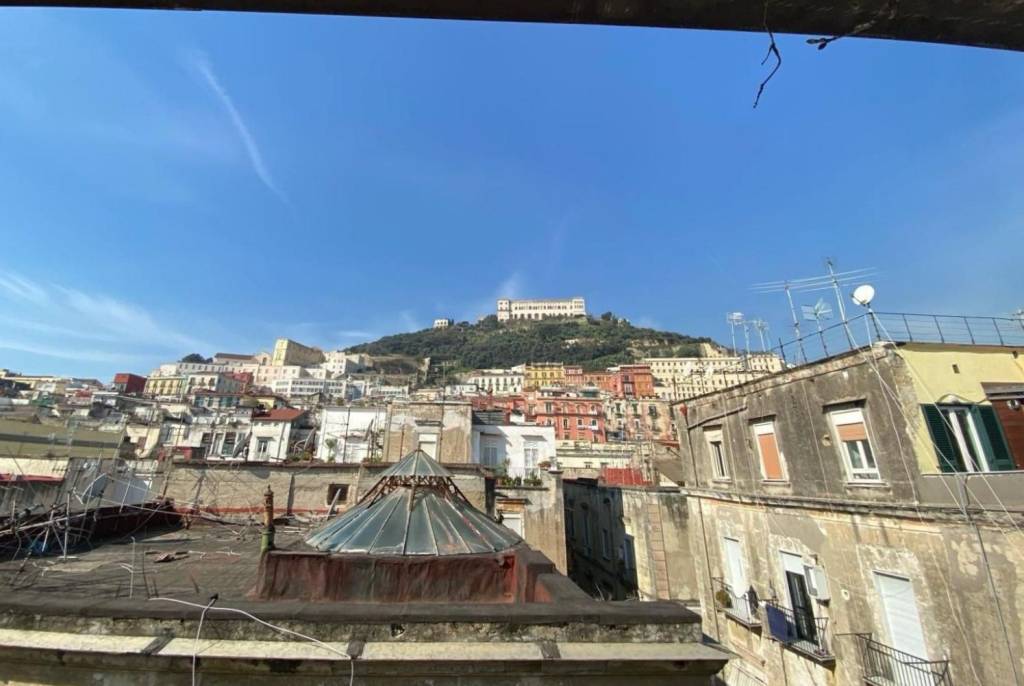 appartamento in vendita a Napoli in zona Montecalvario
