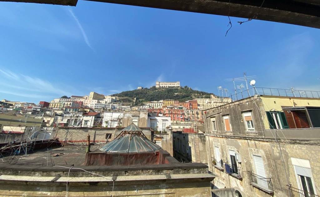 appartamento in vendita a Napoli in zona Montecalvario