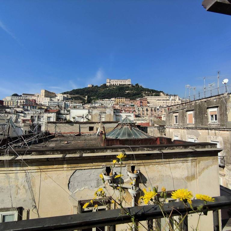appartamento in vendita a Napoli in zona Montecalvario