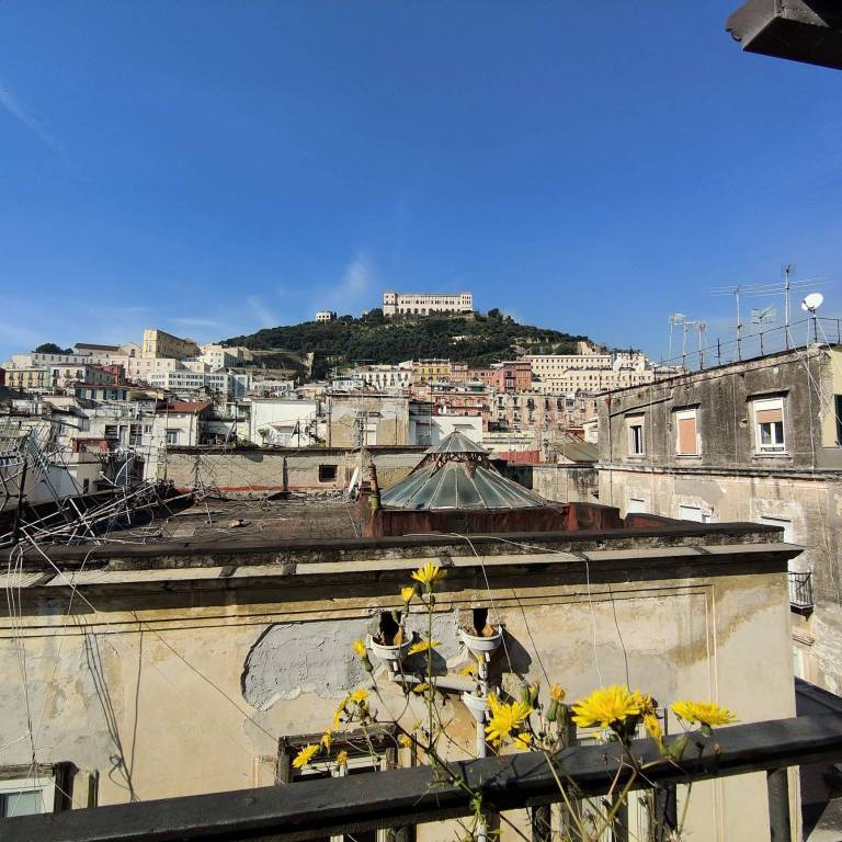appartamento in vendita a Napoli in zona Montecalvario