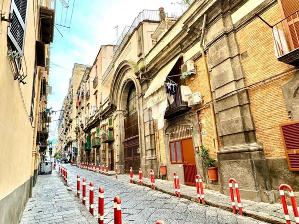 appartamento in vendita a Napoli in zona San Ferdinando