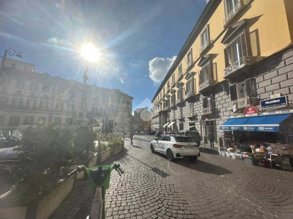 negozio in vendita a Napoli in zona Chiaia