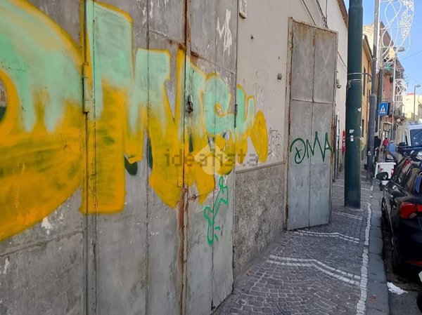 locale di sgombero in vendita a Napoli in zona San Giovanni a Teduccio