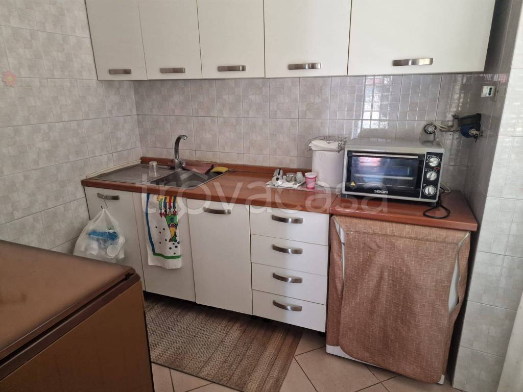 appartamento in vendita a Napoli in zona San Carlo all'Arena