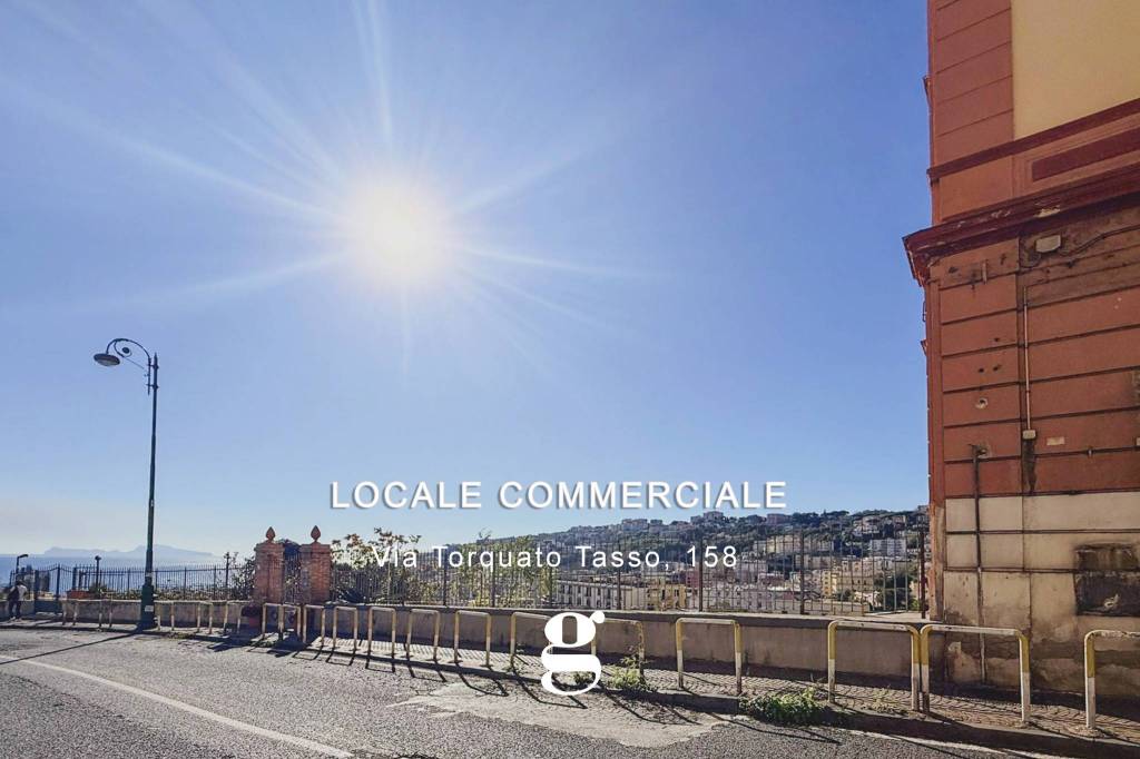 negozio in vendita a Napoli in zona Vomero
