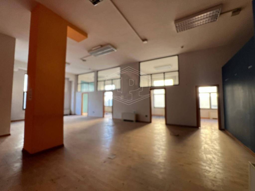 ufficio in vendita a Napoli in zona San Giovanni a Teduccio