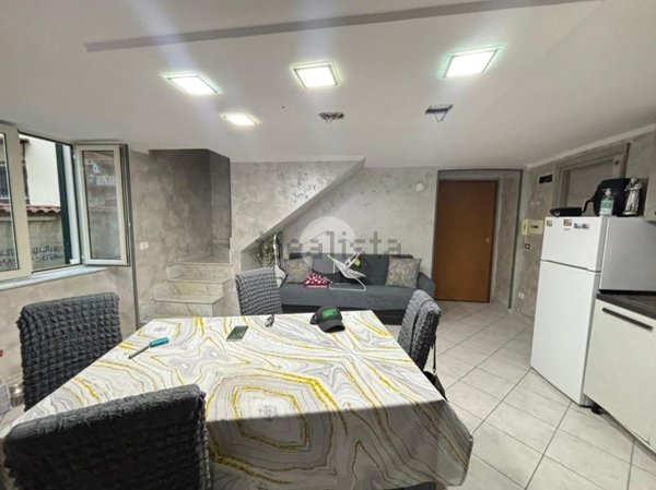 appartamento in vendita a Napoli in zona San Carlo all'Arena