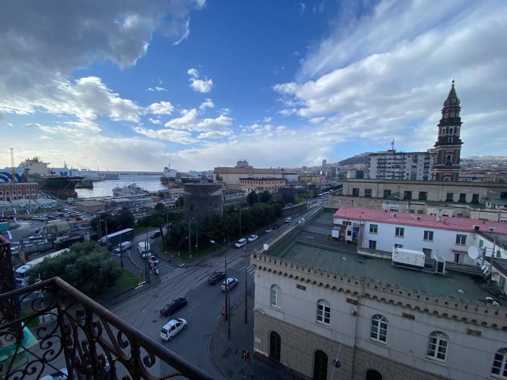 appartamento in vendita a Napoli in zona Mercato