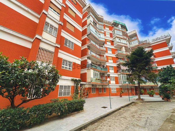 appartamento in vendita a Napoli in zona Fuorigrotta