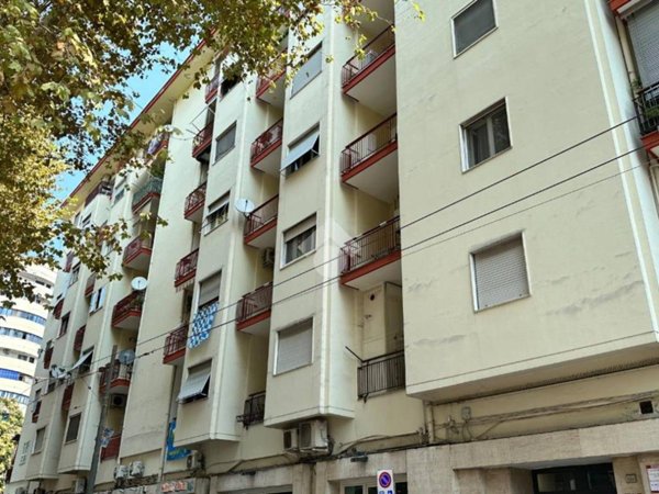 appartamento in vendita a Napoli in zona San Carlo all'Arena