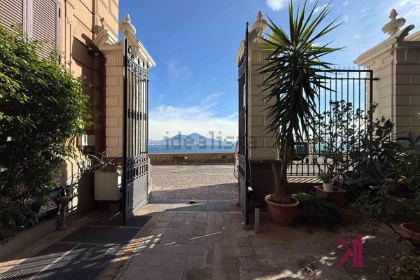 appartamento in vendita a Napoli in zona Posillipo