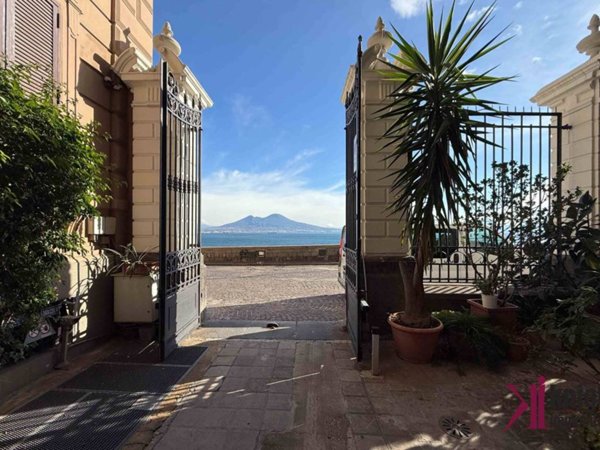 appartamento in vendita a Napoli in zona Posillipo