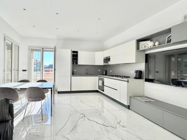 appartamento in vendita a Napoli in zona Capodimonte / Colli Aminei