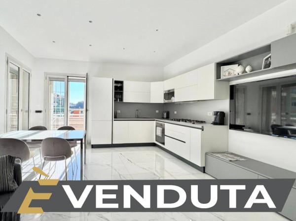 appartamento in vendita a Napoli in zona Capodimonte / Colli Aminei