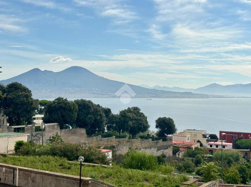 appartamento in vendita a Napoli in zona Posillipo