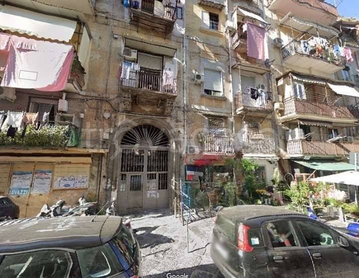 appartamento in vendita a Napoli in zona Vicaria
