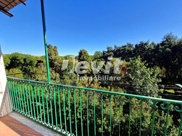 appartamento in vendita a Napoli in zona San Carlo all'Arena