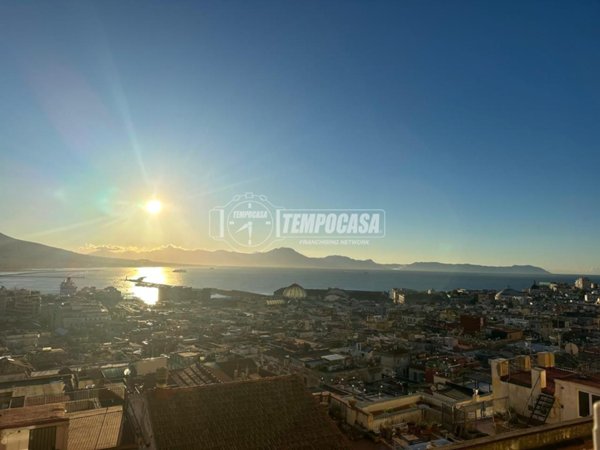 appartamento in vendita a Napoli in zona Chiaia