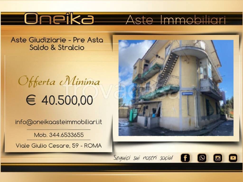 appartamento in vendita a Napoli in zona Barra