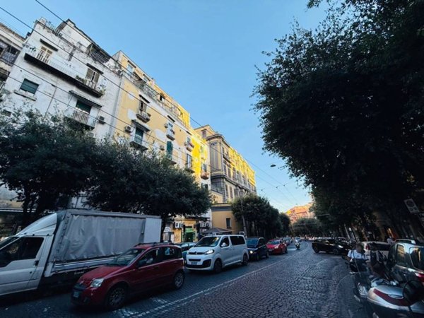 appartamento in vendita a Napoli in zona Stella