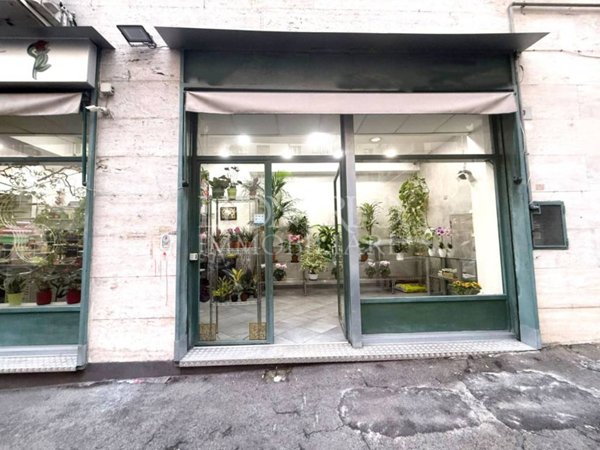 negozio in vendita a Napoli in zona Arenella