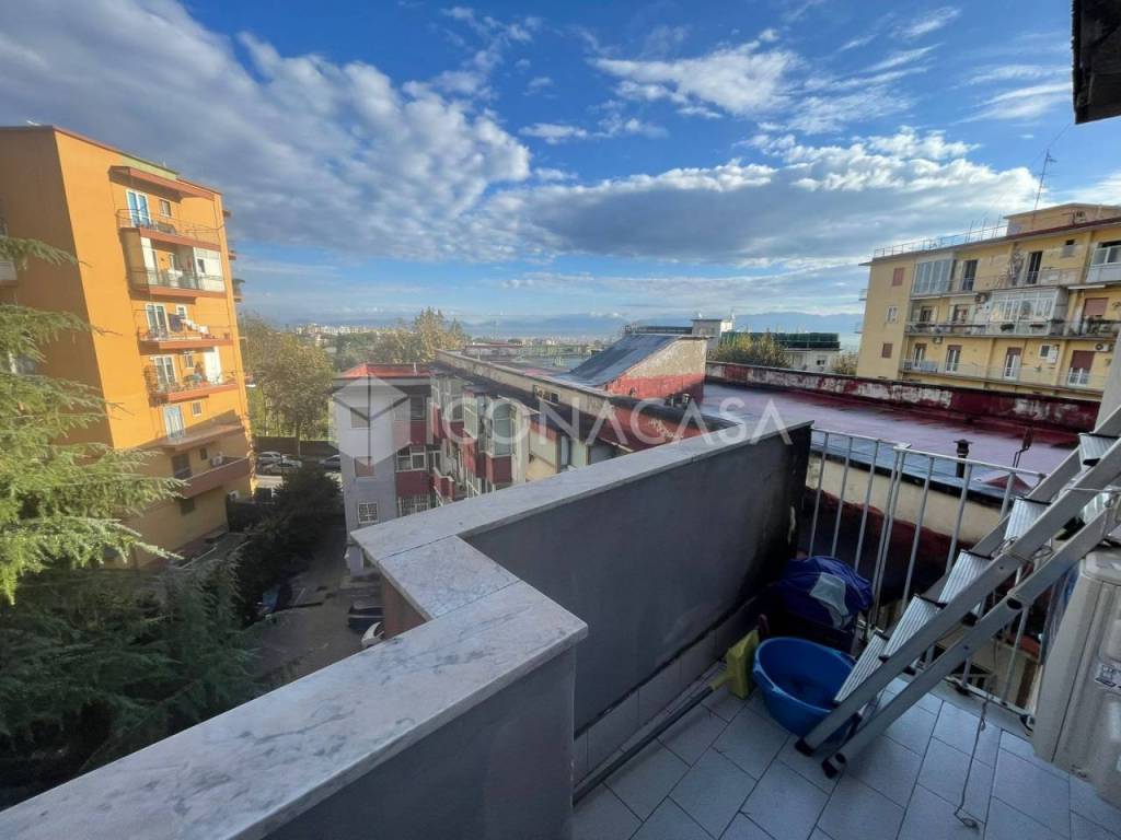 appartamento in vendita a Napoli in zona Arenella